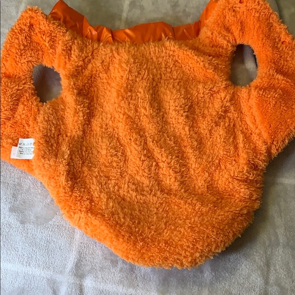 Pet puffer coats med and large only left - Picture 3 of 7